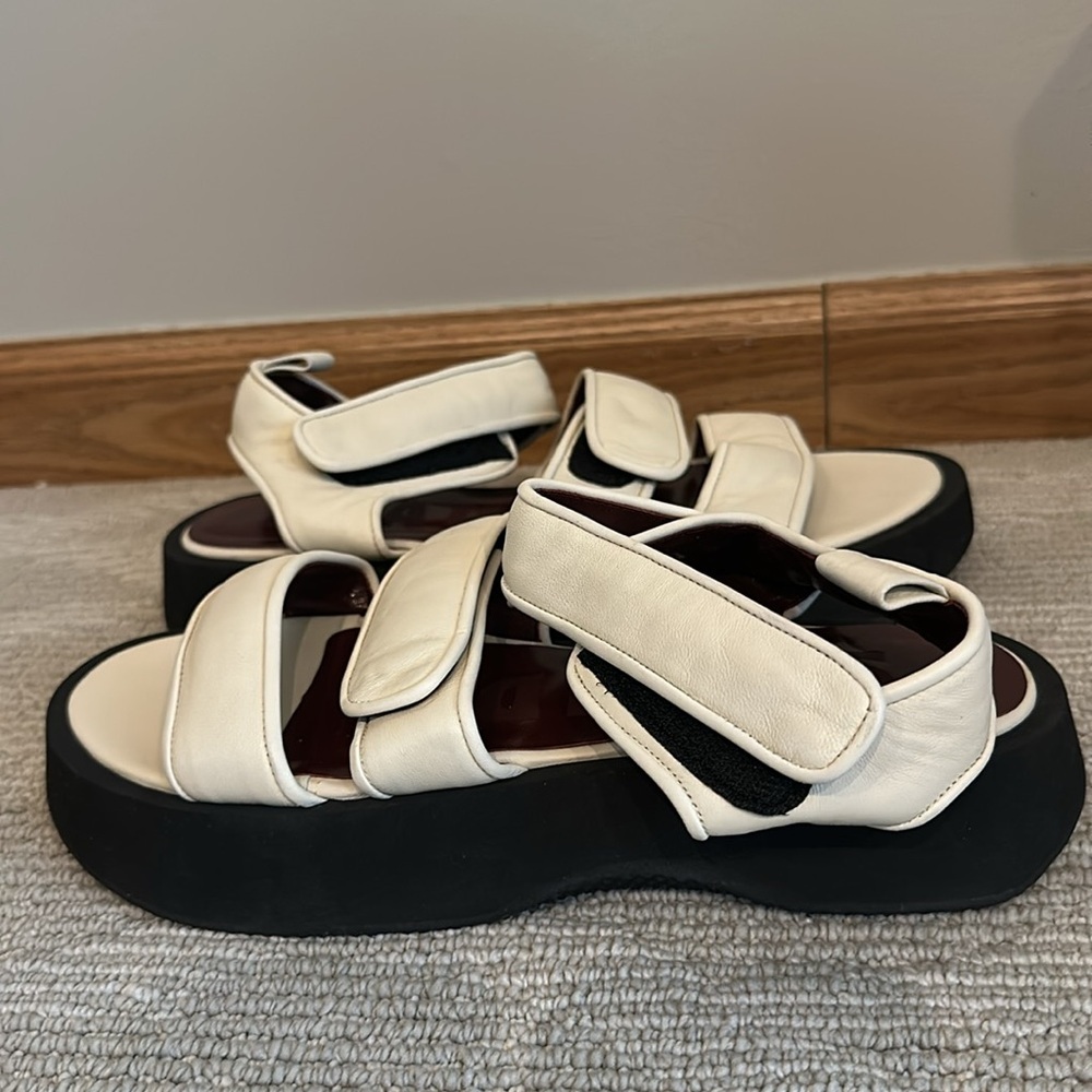 NWOT Staud crew leather‎ flat form sandals​